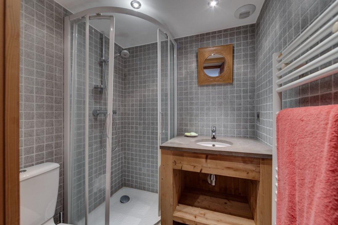 Villa in Val-d'Isere, Auvergne-Rhône-Alpes, France 4 - 17047841