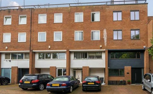 Townhouse in Primrose Hill, Camden, England 1