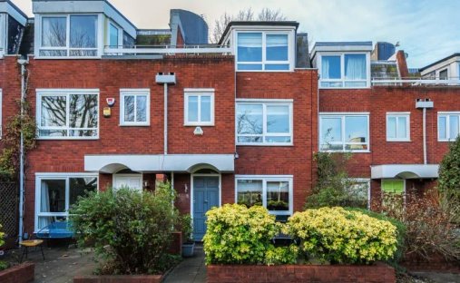 Townhouse in Swiss Cottage, Camden, England 1