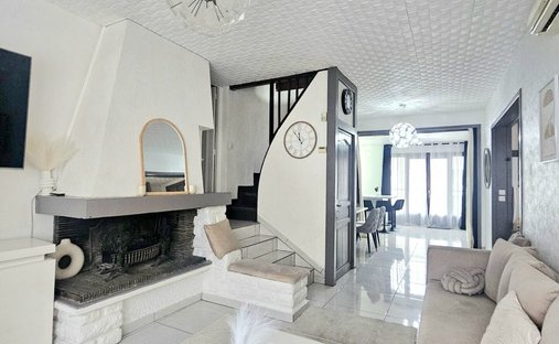 House in Le Fosse Bazin, Thiais, France 1