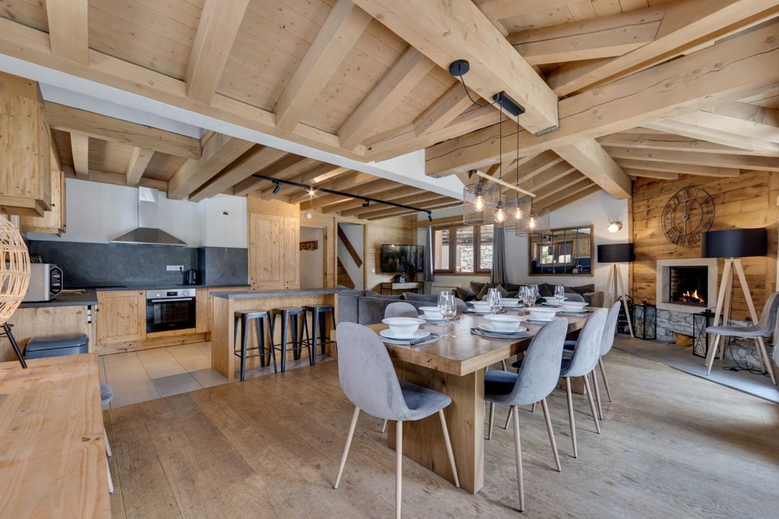 Villa in Val-d'Isere, Auvergne-Rhône-Alpes, France 1 - 17047896