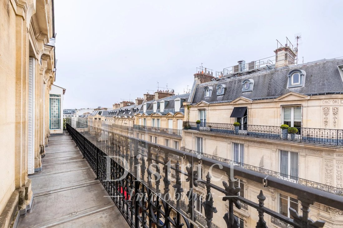 Apartment in Triangle d'Or, Paris 8e Arrondissement, Paris 2 - 16684809