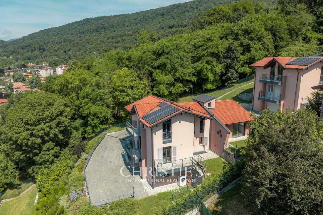 Villa in Gavirate, Lombardy, Italy 5 - 15362573