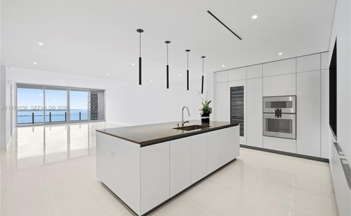 Condo in Miami, Florida, United States 1