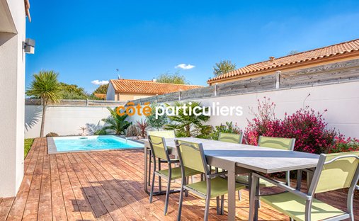 Villa in Les Sables-d'Olonne, Pays de la Loire, France 1