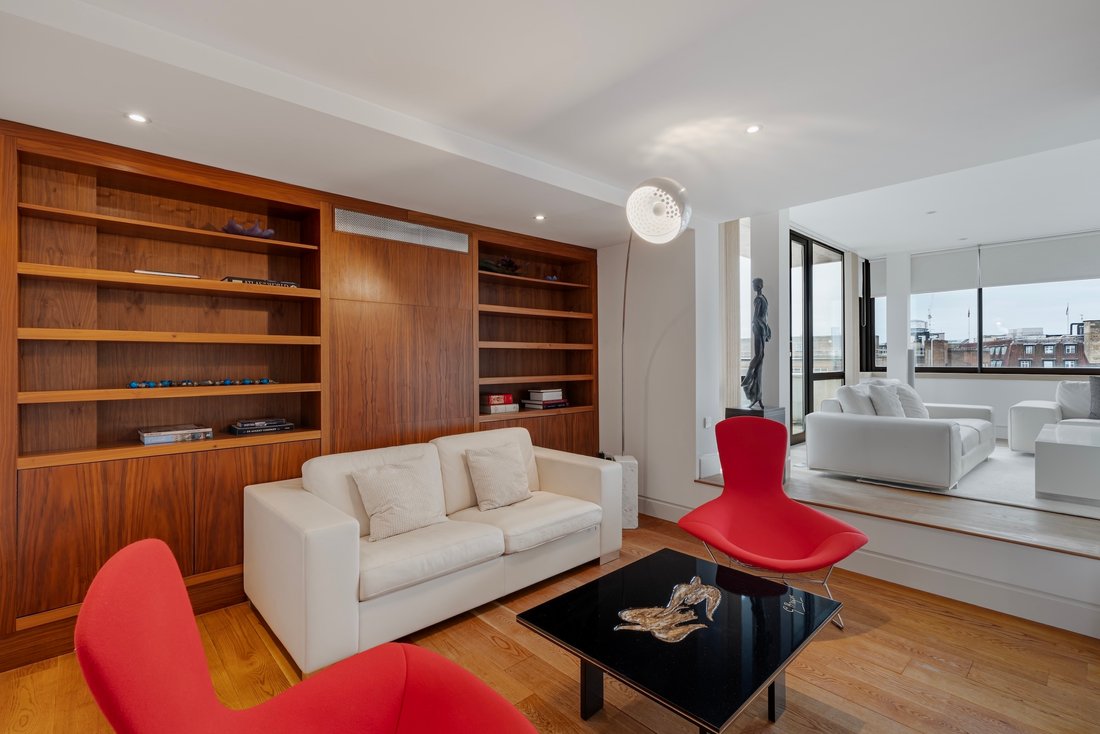 Apartment in Piccadilly, Westminster, England 5 - 17049696