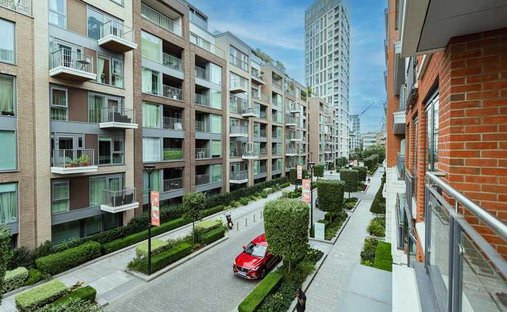 Apartment in Chelsea Harbour, England 1