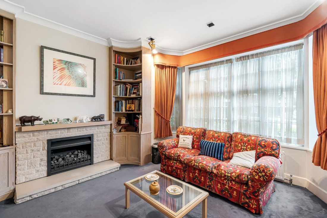 House in Barnet, England 4 - 17049520