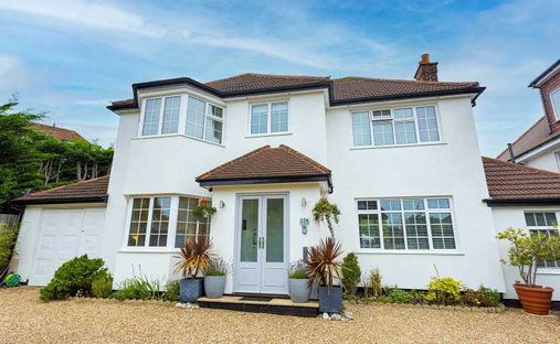 House in Mill Hill, Barnet, England 1