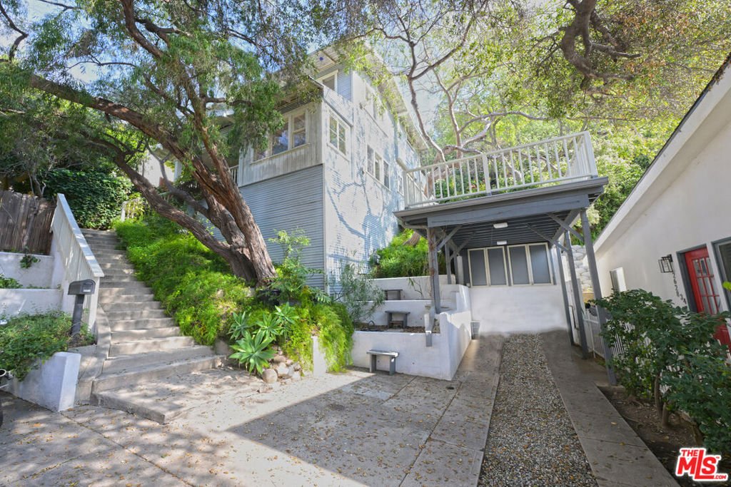 Los Angeles, California, United States 3 - 17059340