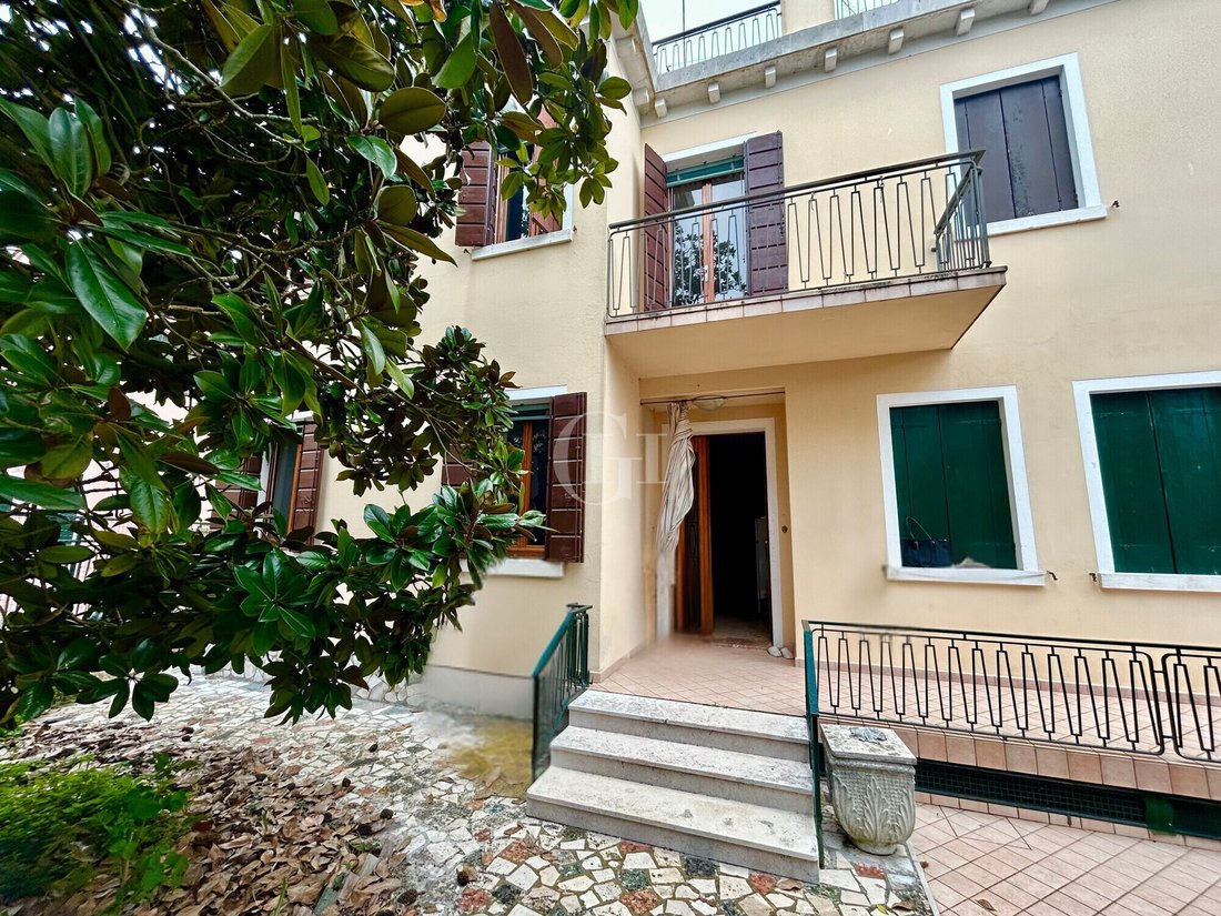 House in Burano, Veneto, Italy 5 - 15512067