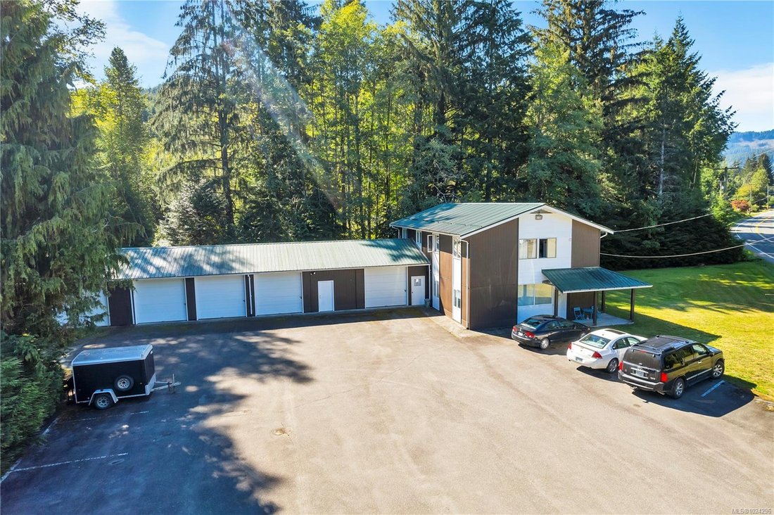 House in Sayward, British Columbia, Canada 2 - 17051518