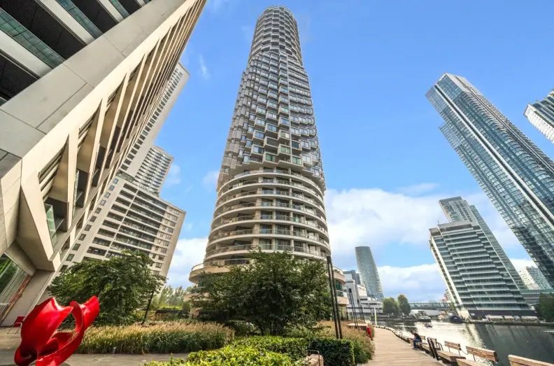 Apartment in Poplar, Tower Hamlets, England 1 - 17055432
