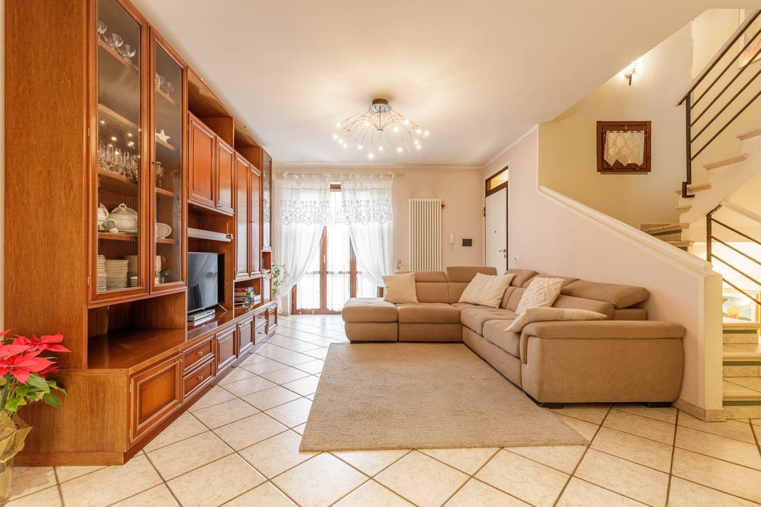 Townhouse in Torricella, Campi Bisenzio, Tuscany 2 - 17056927