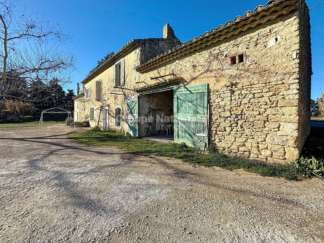 Mas A Renover En Provence