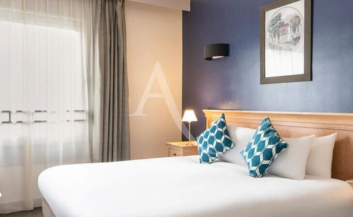 Immeuble / Maison Puteaux / Les Bergeres 350 M² Garage Et 2 Parking