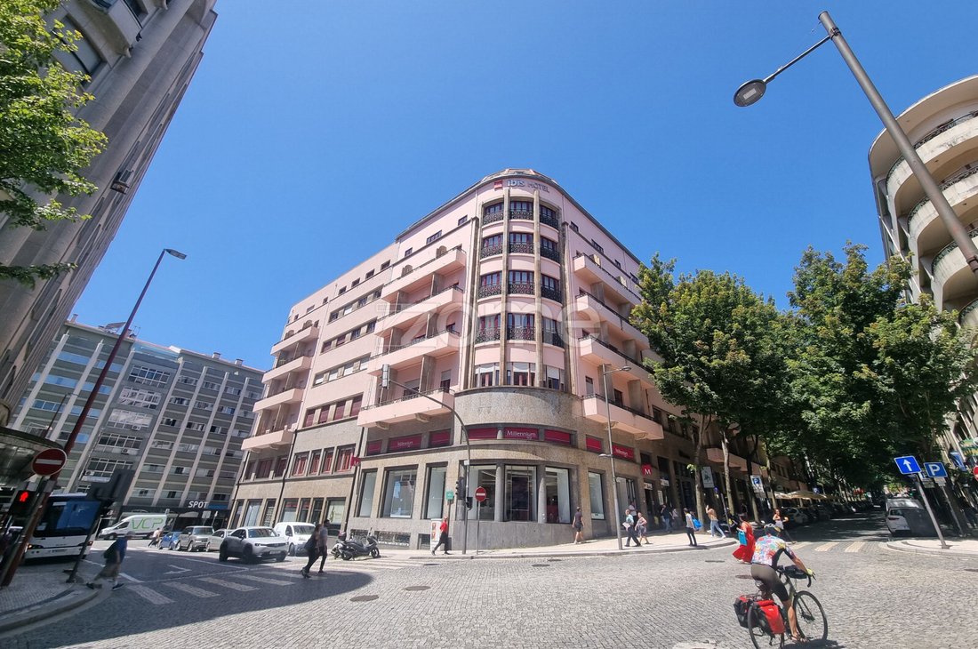 Apartment in Cedofeita, Santo Ildefonso, Se, Miragaia, Sao Nicolau e Vitoria, Porto District, Portugal 2 - 17052190