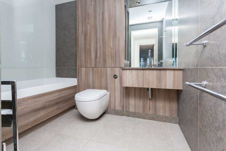 Apartment in Walham Green, Hammersmith and Fulham, England 5 - 17055506