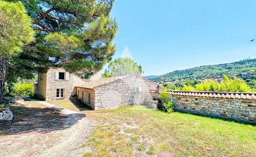 Villa in Céreste-en-Luberon, Provence-Alpes-Côte d'Azur, France 1
