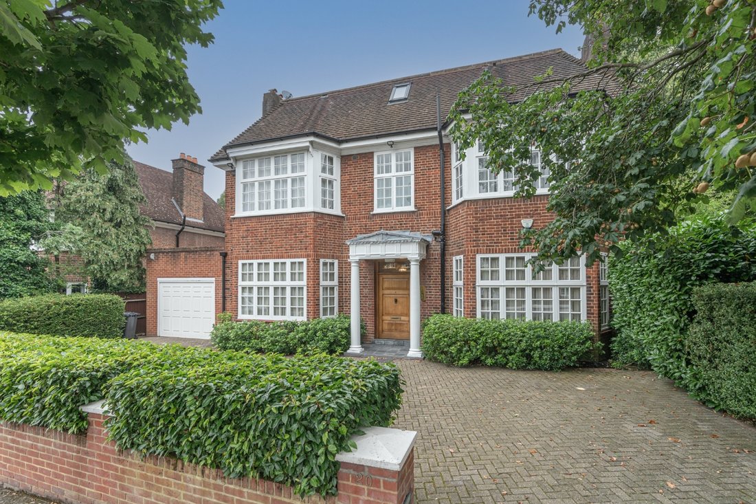 House in Barnet, England 1 - 17049520