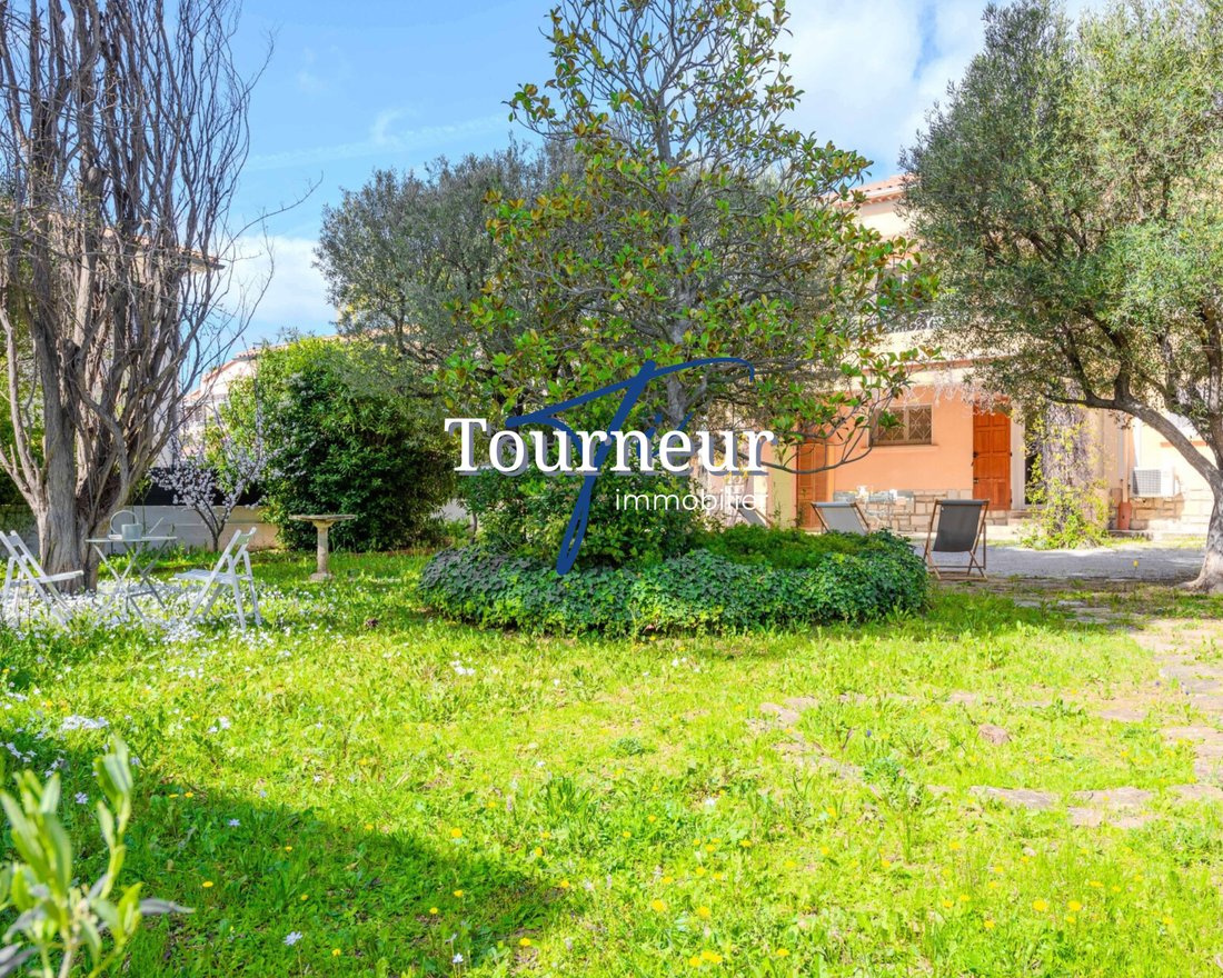 Villa in Nord, Sanary-sur-Mer, France 1 - 17051220