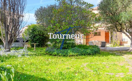 Villa in Nord, Sanary-sur-Mer, France 1
