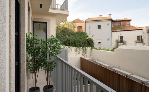 Apartment in Cedofeita, Santo Ildefonso, Se, Miragaia, Sao Nicolau e Vitoria, Porto District, Portugal 1