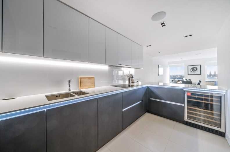 Apartment in Little Ealing, Hounslow, England 4 - 17055448