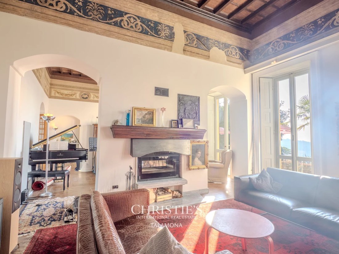 Villa in Besozzo, Lombardy, Italy 4 - 17049193