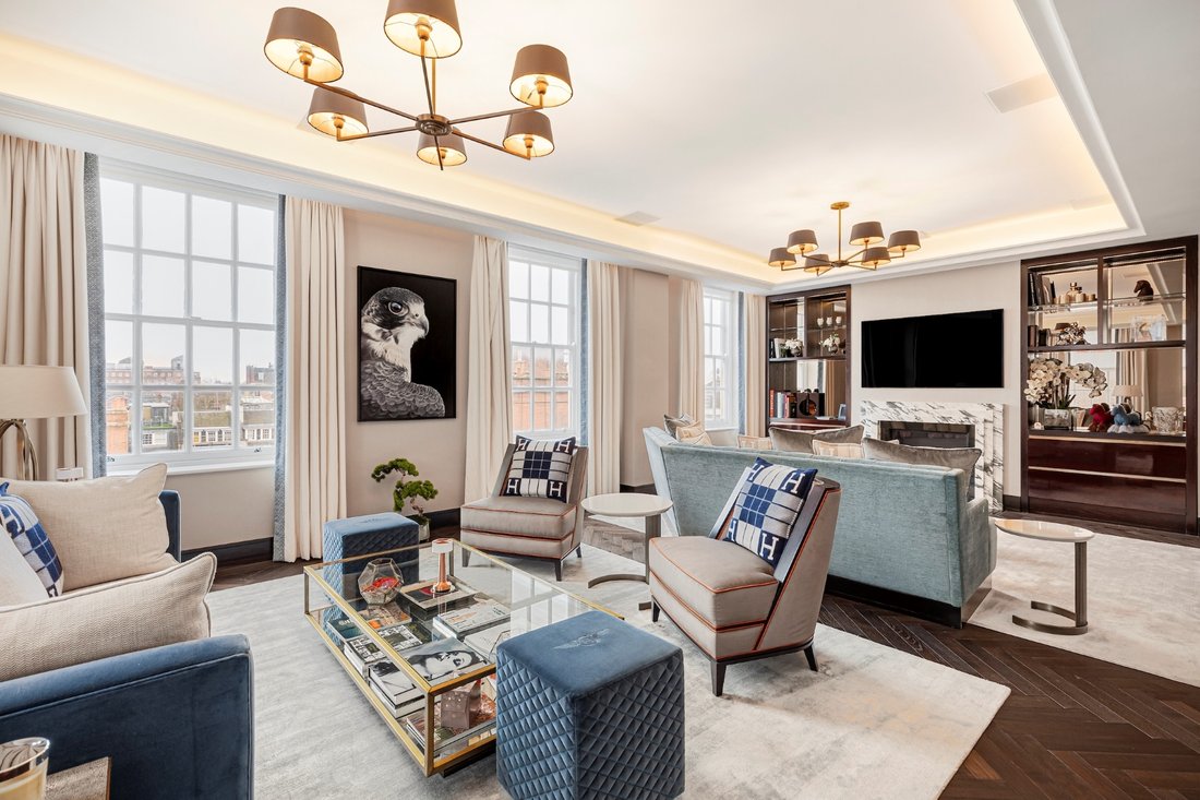 Apartment in Mayfair, Westminster, England 2 - 17048265