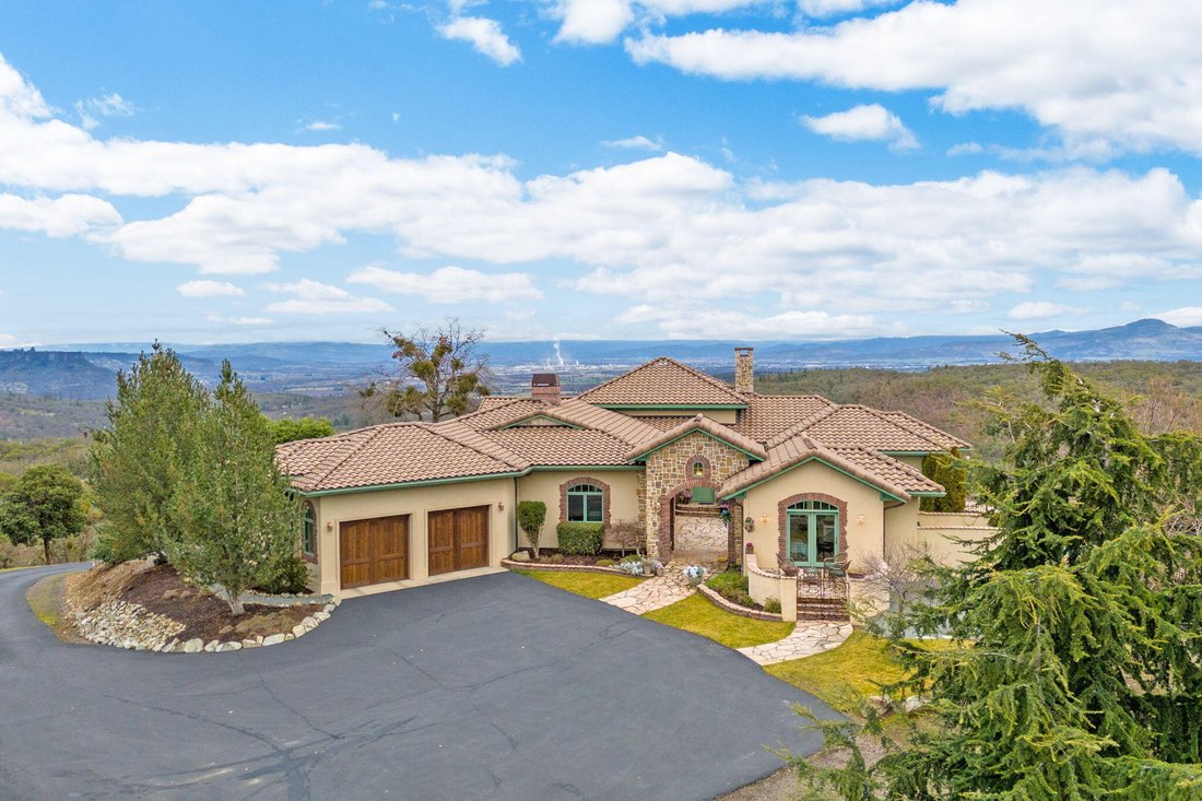 House in Medford, Oregon, United States 2 - 17052588