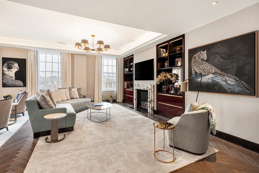 Apartment in Mayfair, Westminster, England 3 - 17048265