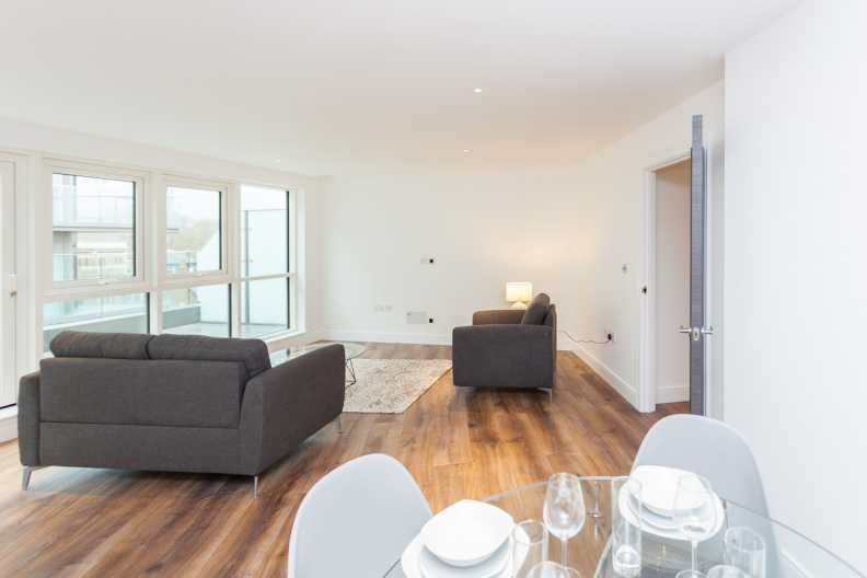 Apartment in Ealing (London Borough of Ealing), Ealing, England 4 - 17055481