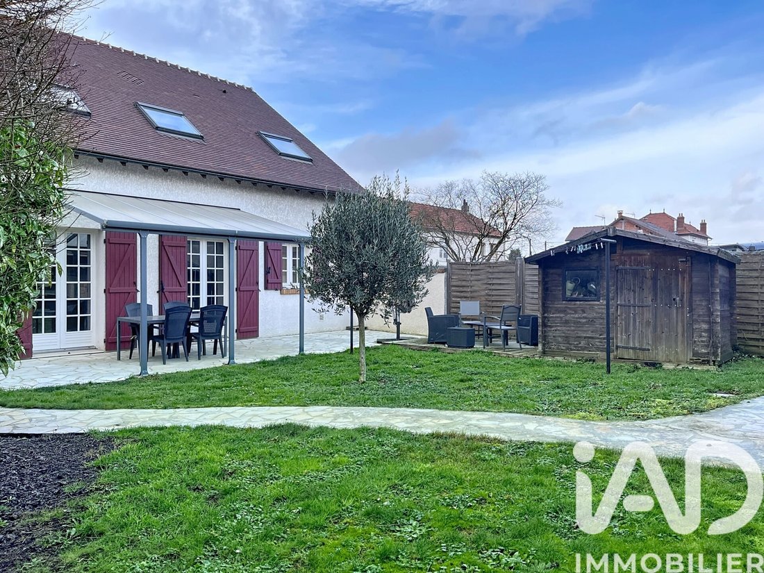 House in Bord de Marne, Champs-sur-Marne, France 2 - 17060013