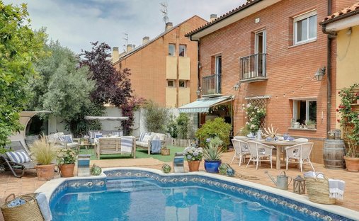 House in Cerdanyola del Valles, Catalonia, Spain 1
