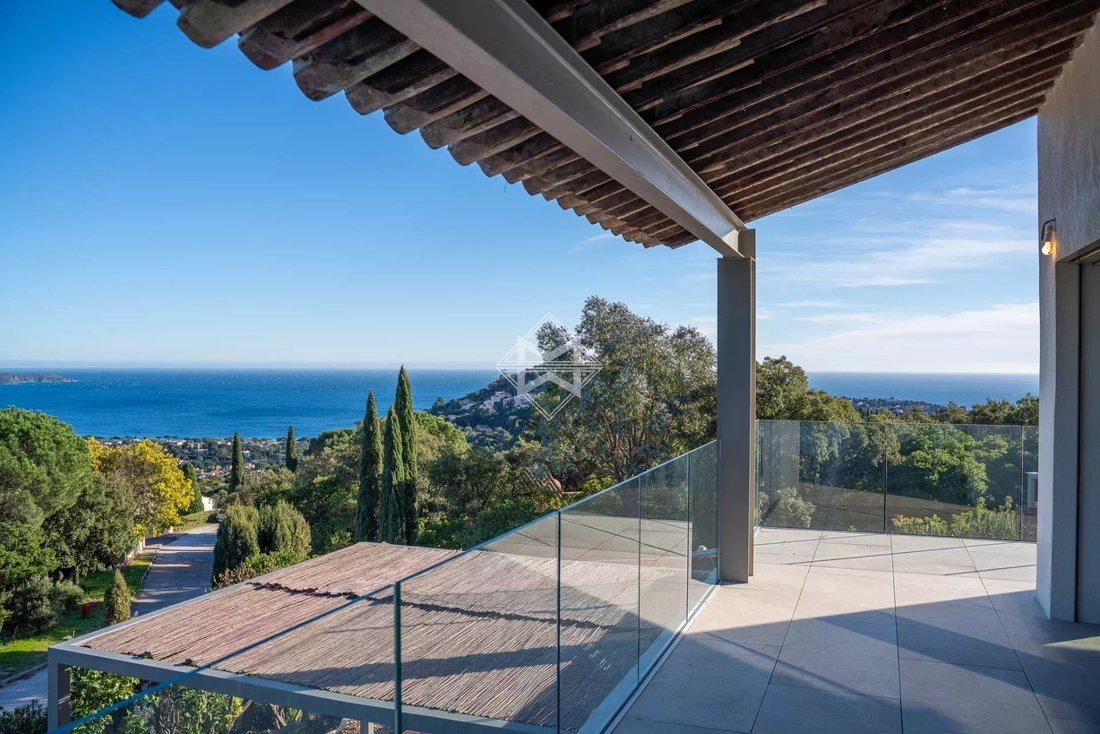 Villa in Nord, Cavalaire-sur-Mer, France 5 - 16602667