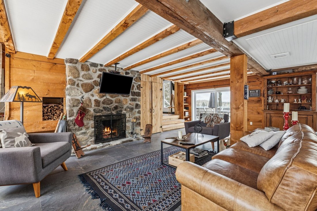House in Sainte-Adèle, Quebec, Canada 4 - 17051658