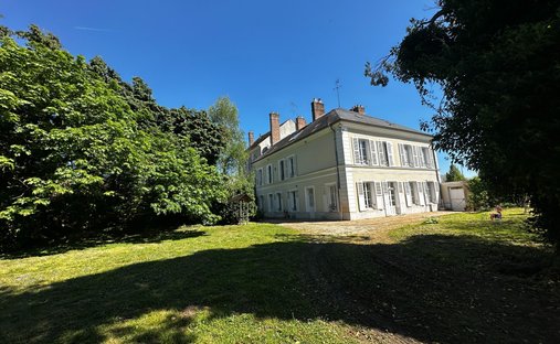 House in Egreville, Ile-de-France, France 1