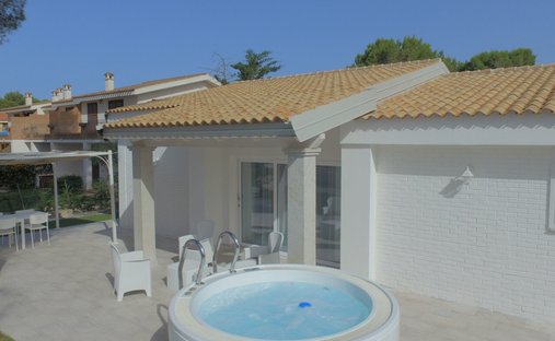 Villa in Sant'Anna Arresi, Sardinien, Italien 1