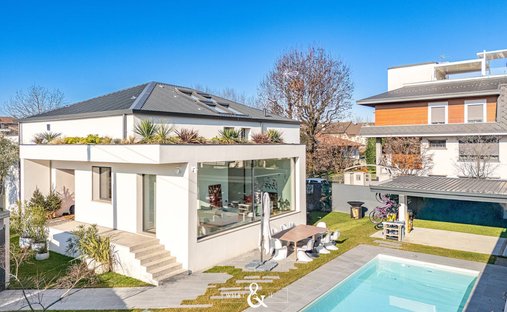 Villa in Vedano al Lambro, Lombardy, Italy 1