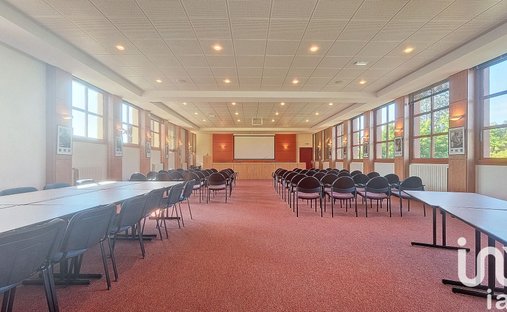 Château 3800 M² Sur Terrain 22ha - 5