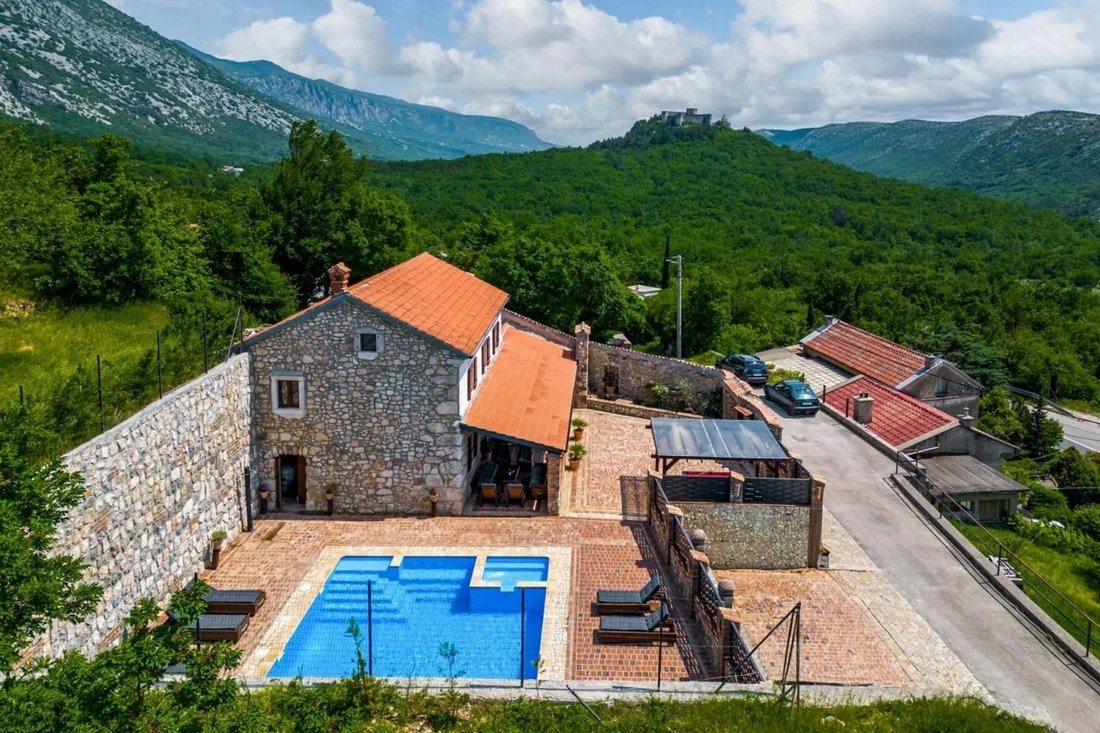 Villa in Vinodolska opcina, Primorje-Gorski Kotar County, Croatia 2 - 17059622