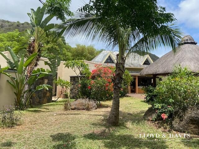 Villa in Black River, Rivière Noire District, Mauritius 3 - 17052868
