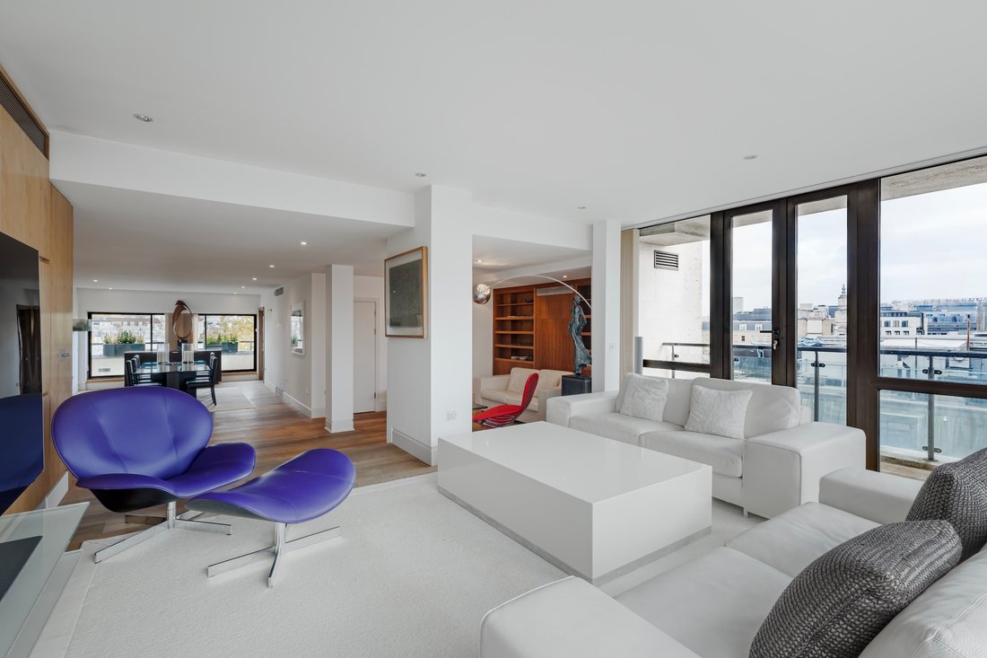 Apartment in Piccadilly, Westminster, England 1 - 17049696