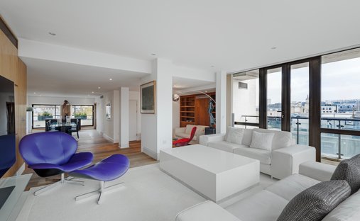 Apartment in Piccadilly, Westminster, England 1