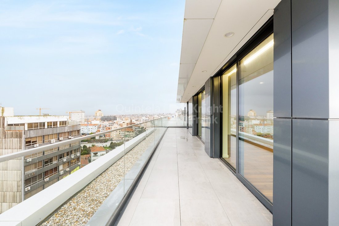 Apartment in Mafamude e Vilar do Paraiso, Porto District, Portugal 4 - 17054071