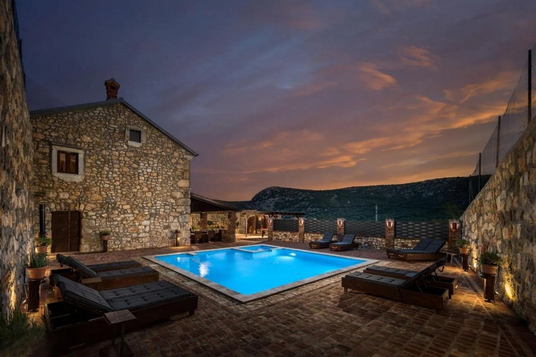 Villa in Vinodolska opcina, Primorje-Gorski Kotar County, Croatia 1 - 17059622
