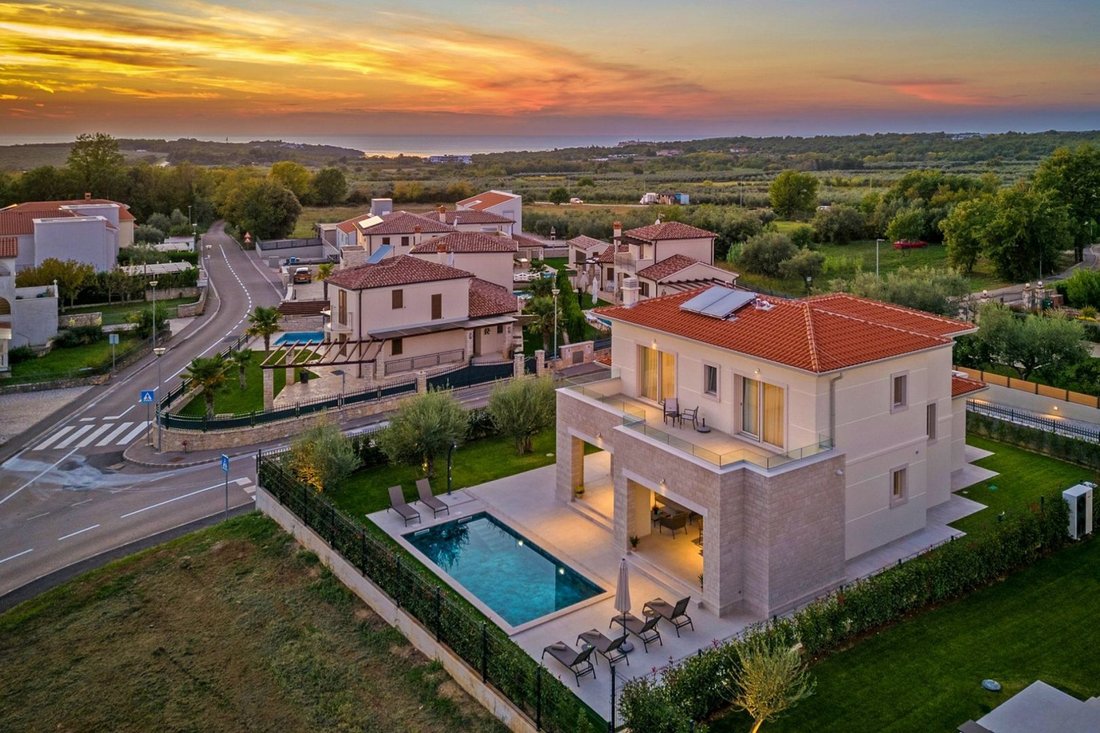 Villa in Porec, Istria County, Croatia 1 - 13912231
