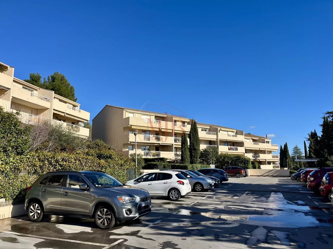 Apartment in Mazenod-Bellevue-Saint Donat-Banon, Aix-en-Provence, France 4 - 17049140