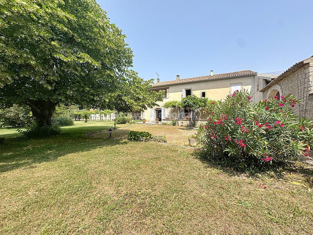 Villa in Cheval-Blanc, Provence-Alpes-Côte d'Azur, France 2 - 17047493